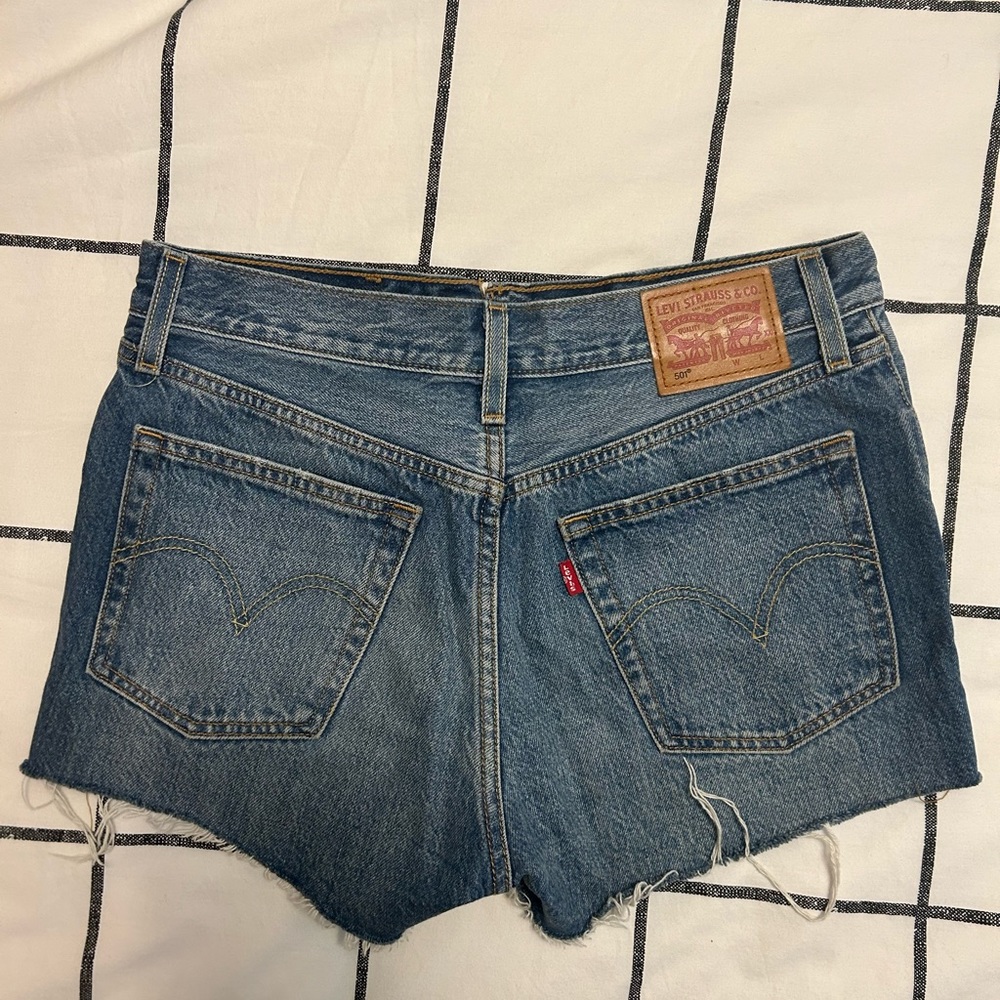 Levi’s 501 Jean Shorts - Picture 1 of 3